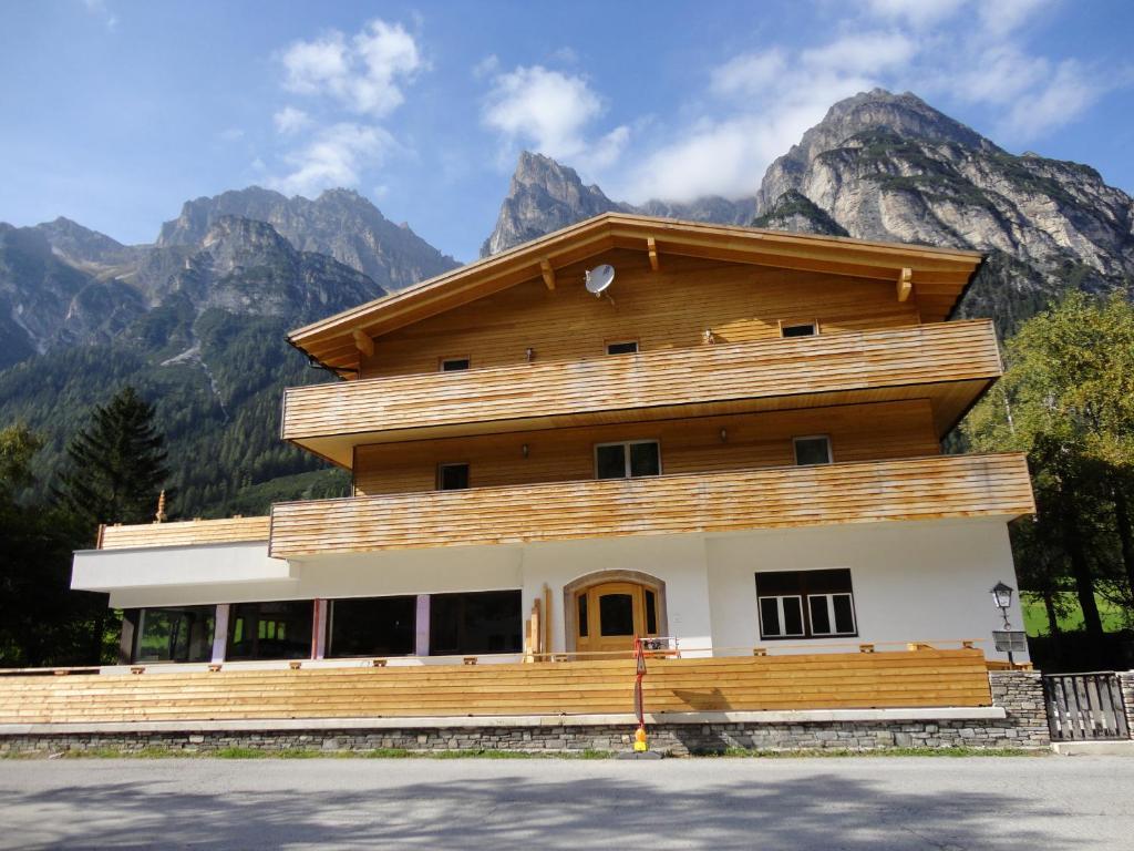 Апартаменты Gschnitzerhof Экстерьер фото